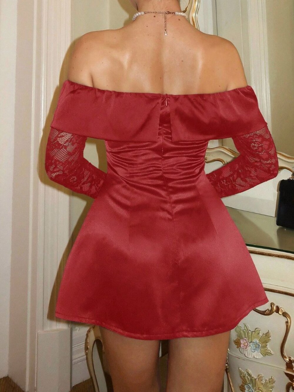 Red Elegant Women's Contrast Lace Backless Off The Shoulder Mini Dress - Picture 2 of 7